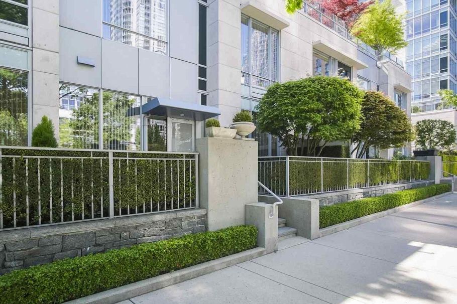 410 Beach Crescent Vancouver, BC - 3