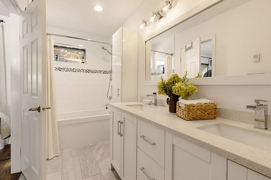 3 226 E 10th Street North Vancouver, BC - 26