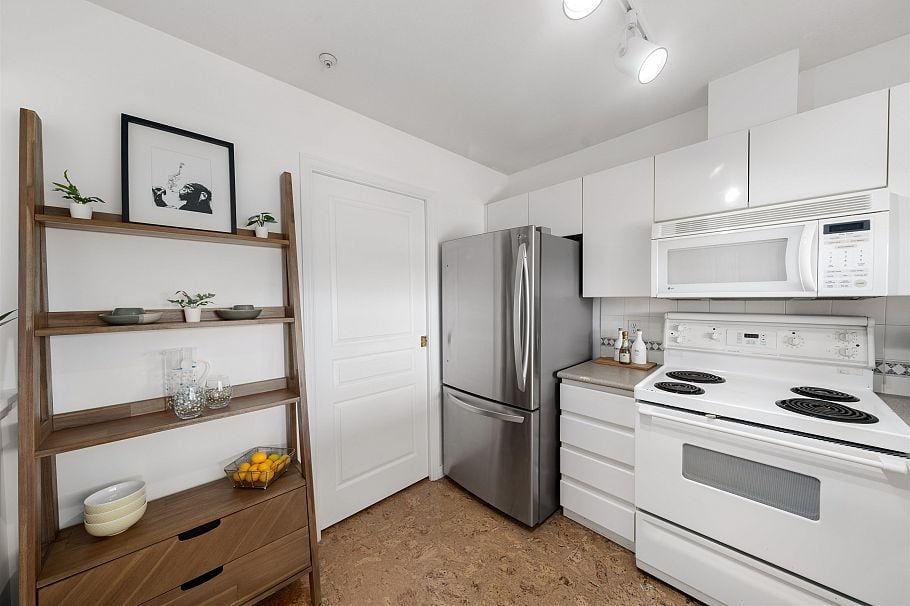 409 8430 Jellicoe Street Vancouver, BC - 13