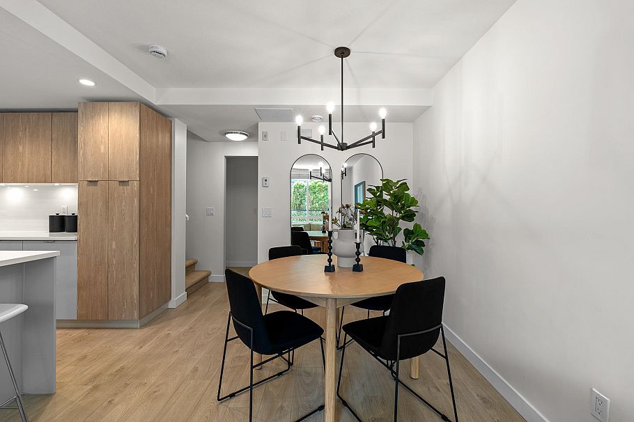 TH3 108 E 8th Street North Vancouver, BC - 11