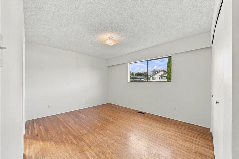 4371 Commercial Street Vancouver, BC - 20