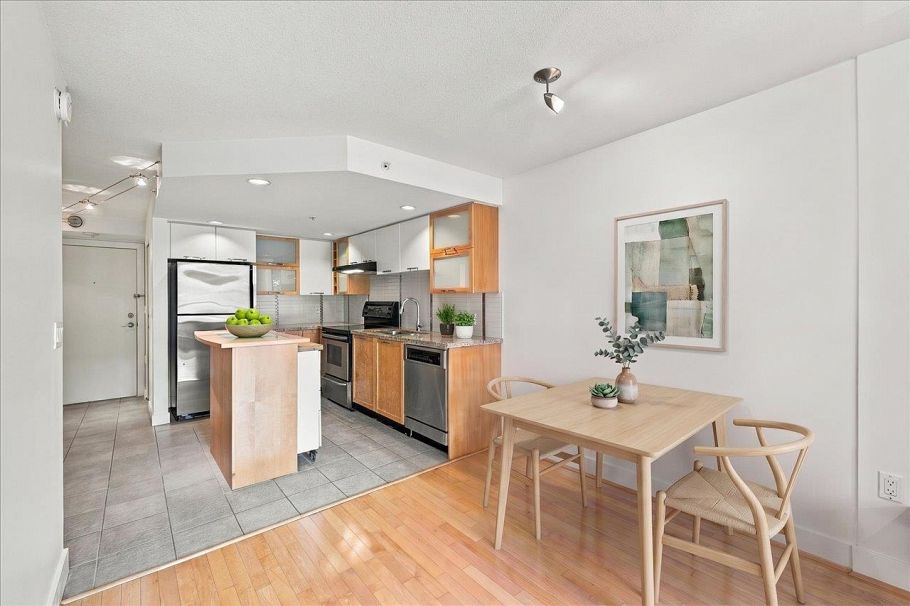 403 2137 W 10th Avenue Vancouver, BC - 9