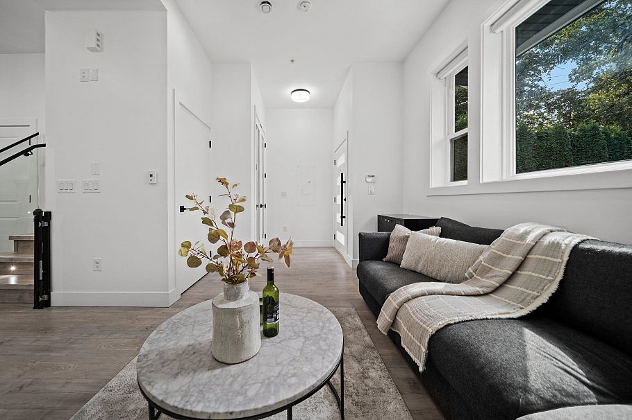 1131 E 23rd Avenue Vancouver, BC - 5