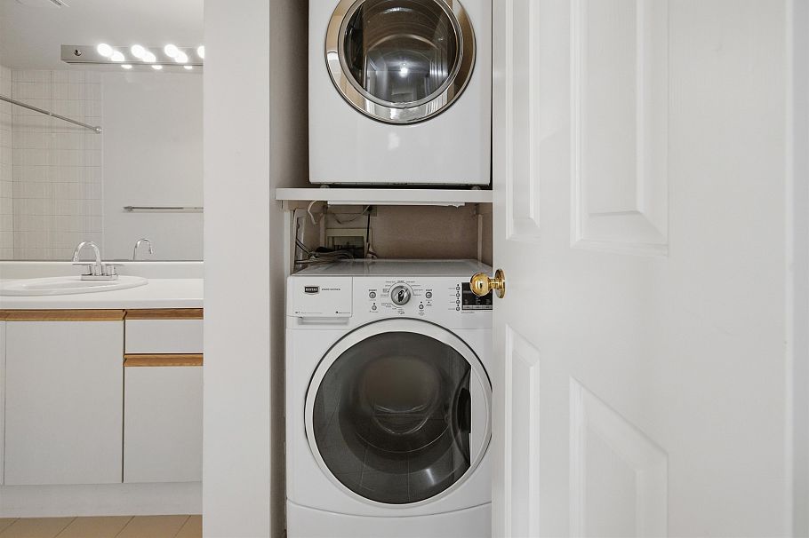 105 1042 Nelson Street Vancouver, BC - 23