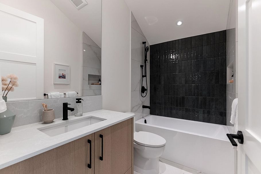 635 E 22nd Avenue Vancouver, BC - 23