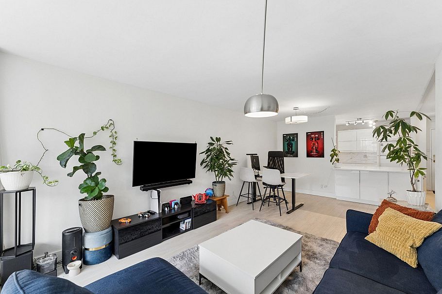 905 2024 Fullerton Avenue North Vancouver, BC - 2