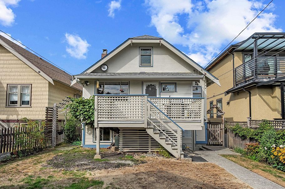3692 W 19th Avenue Vancouver, BC - 30