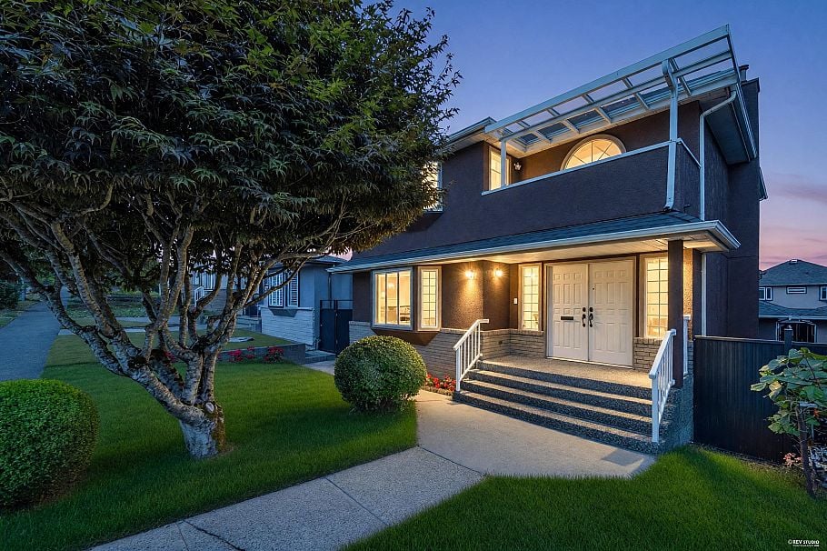 3681 Scales Place Vancouver, BC - 1