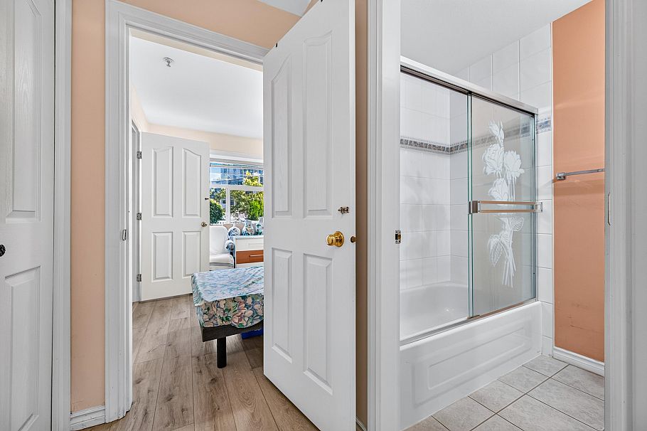 650 W 70th Avenue Vancouver, BC - 17