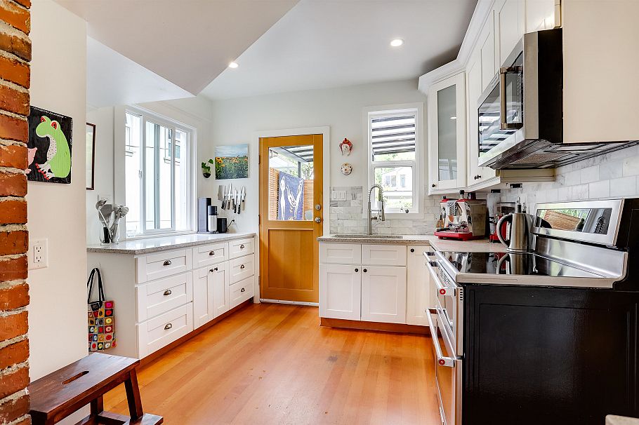 2227 E 7th Avenue Vancouver, BC - 11