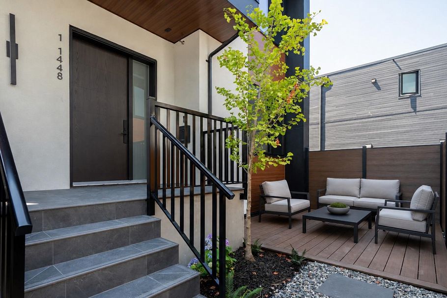 1 1448 E 30th Avenue Vancouver, BC - 2
