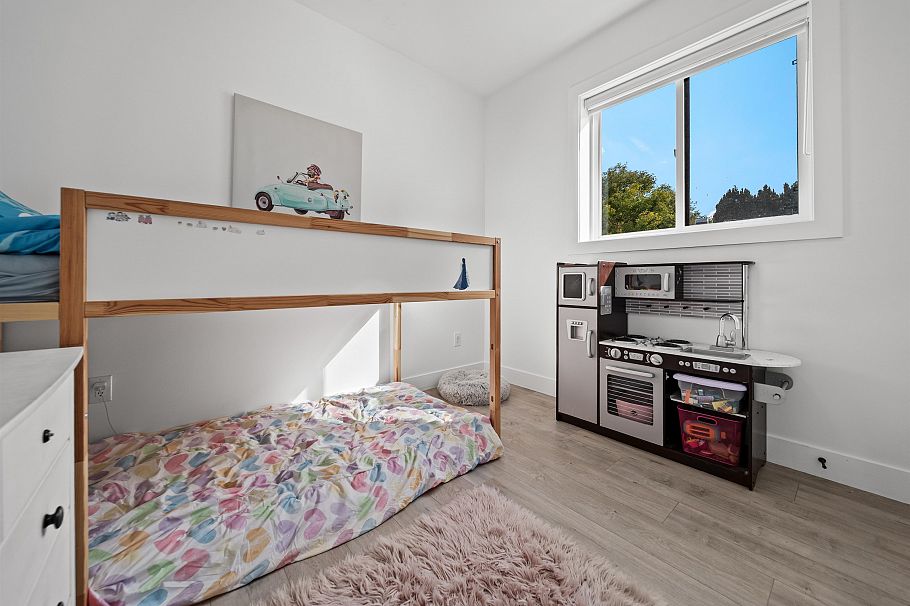 1131 E 23rd Avenue Vancouver, BC - 24