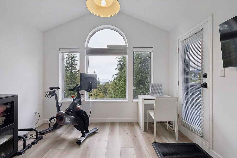 456 Montroyal Boulevard North Vancouver, BC - 29