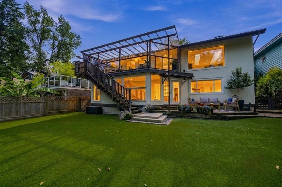 2360 Mackay Avenue North Vancouver, BC - 30