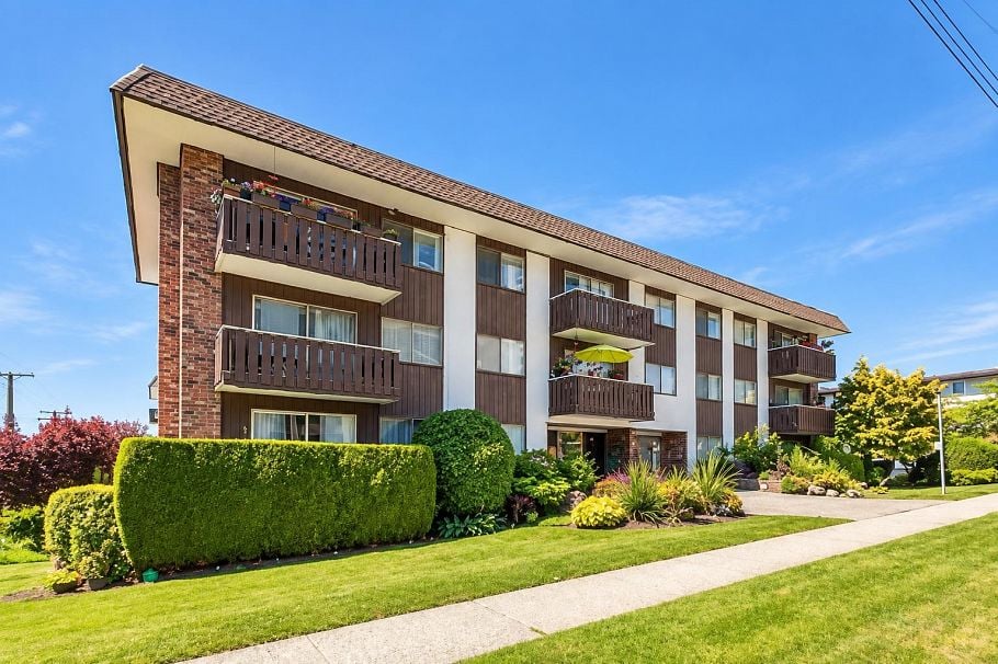 202 1345 Chesterfield Avenue North Vancouver, BC - 25