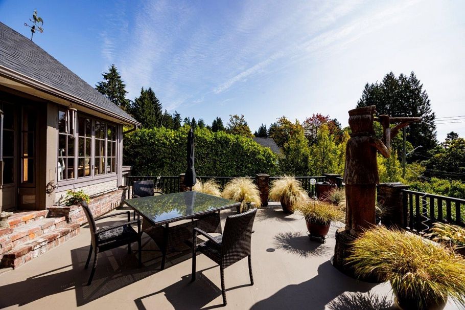 350 E Windsor Road North Vancouver, BC - 17