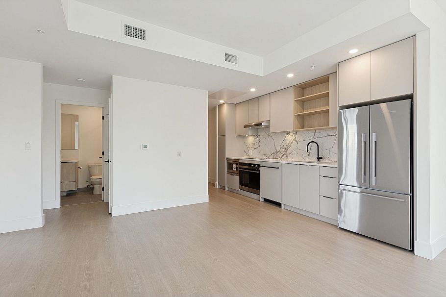303 333 St. Davids Avenue North Vancouver, BC - 5