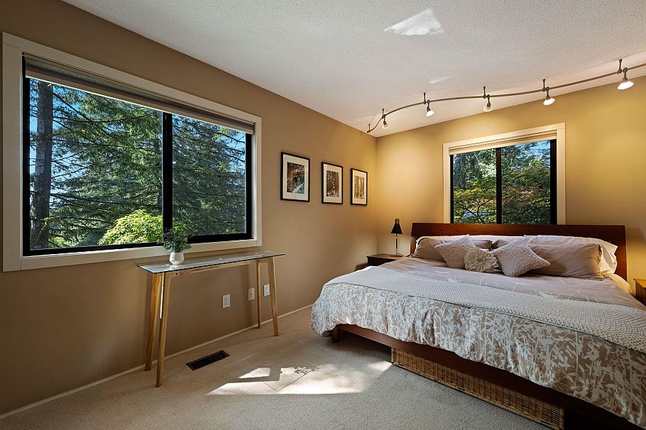 2344 Hyannis Drive North Vancouver, BC - 16