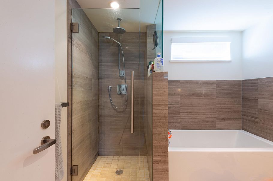 1088 W 7th Avenue Vancouver, BC - 24