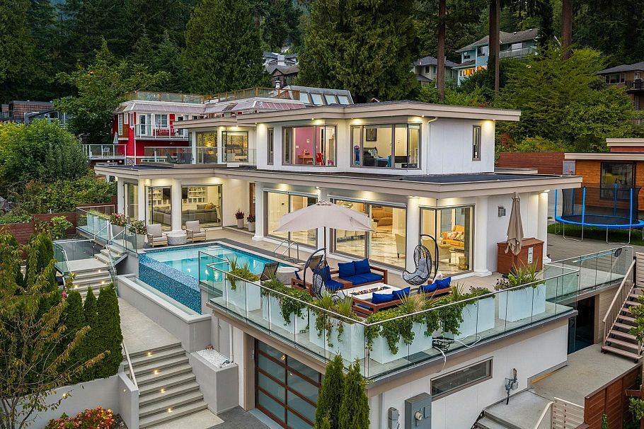 3980 Norwood Avenue North Vancouver, BC - 3