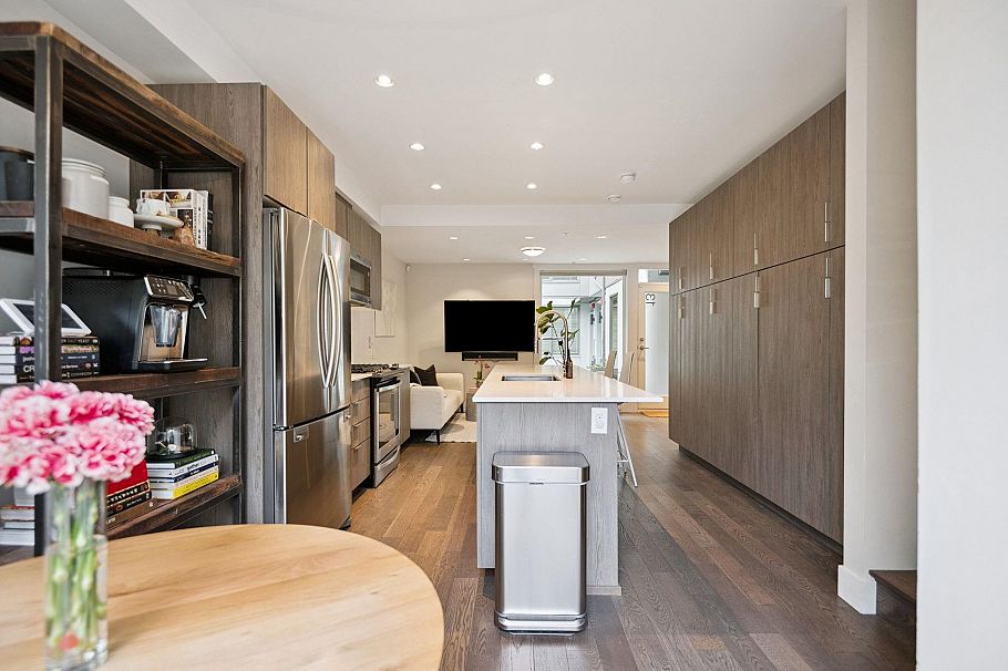 13 531 E 16th Avenue Vancouver, BC - 13