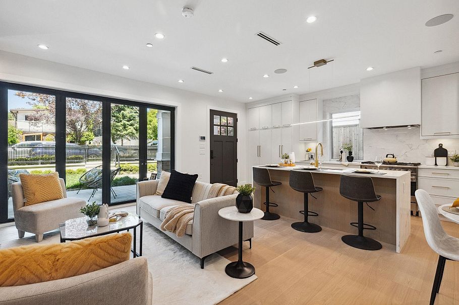 #1 2244 E 11th Avenue Vancouver, BC - 2