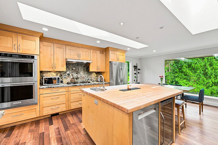 2360 Mackay Avenue North Vancouver, BC - 3