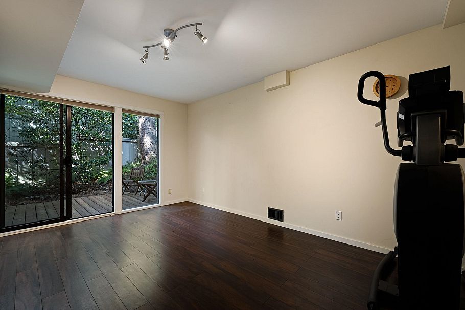 2344 Hyannis Drive North Vancouver, BC - 29