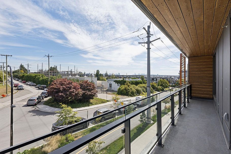 303 333 St. Davids Avenue North Vancouver, BC - 21