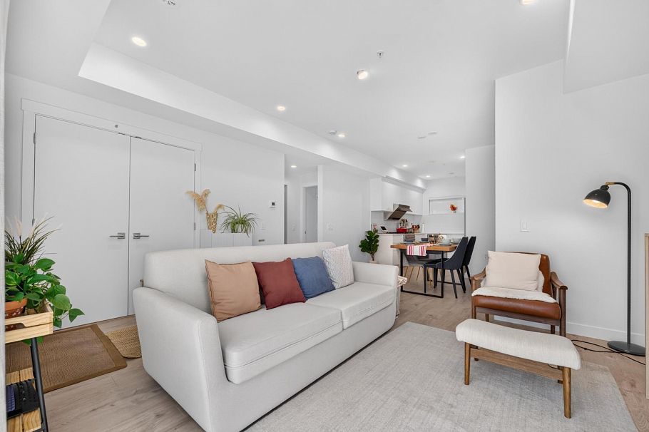25 3490 Mt Seymour Parkway Vancouver, BC - 1