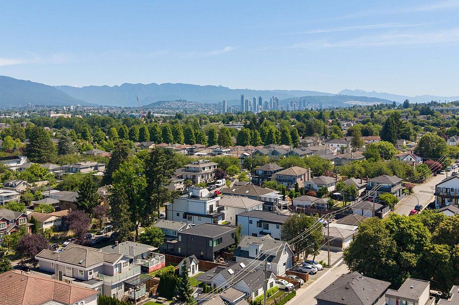 1 1450 E 30th Avenue Vancouver, BC - 32