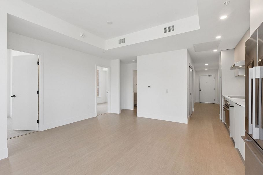 303 333 St. Davids Avenue North Vancouver, BC - 6
