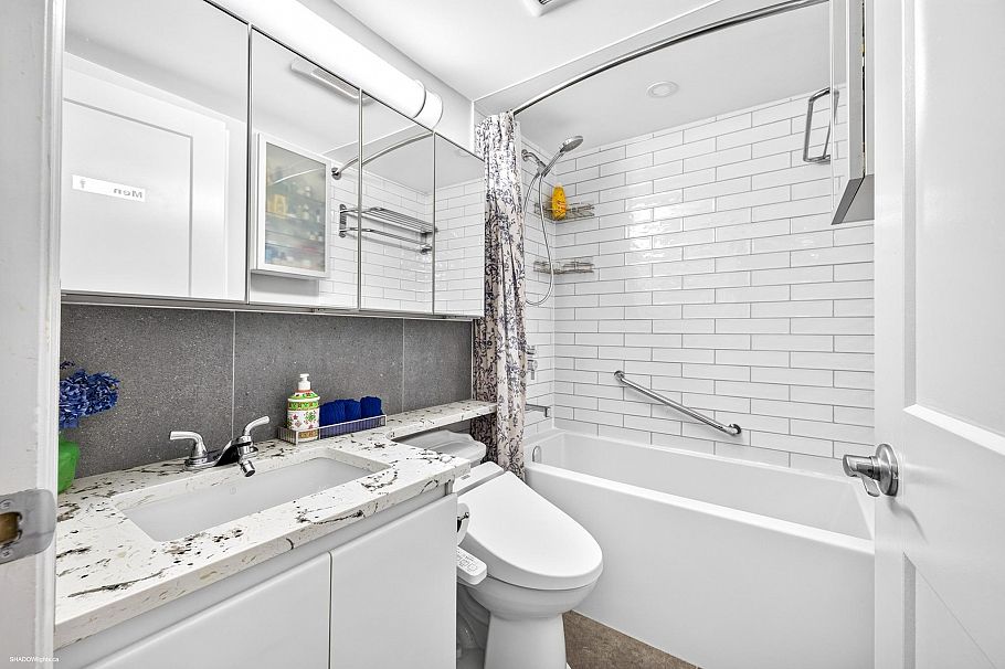201 1272 Comox Street Vancouver, BC - 23