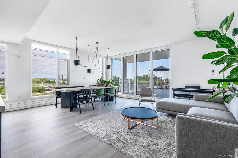 605 3198 Riverwalk Avenue Vancouver, BC - 4