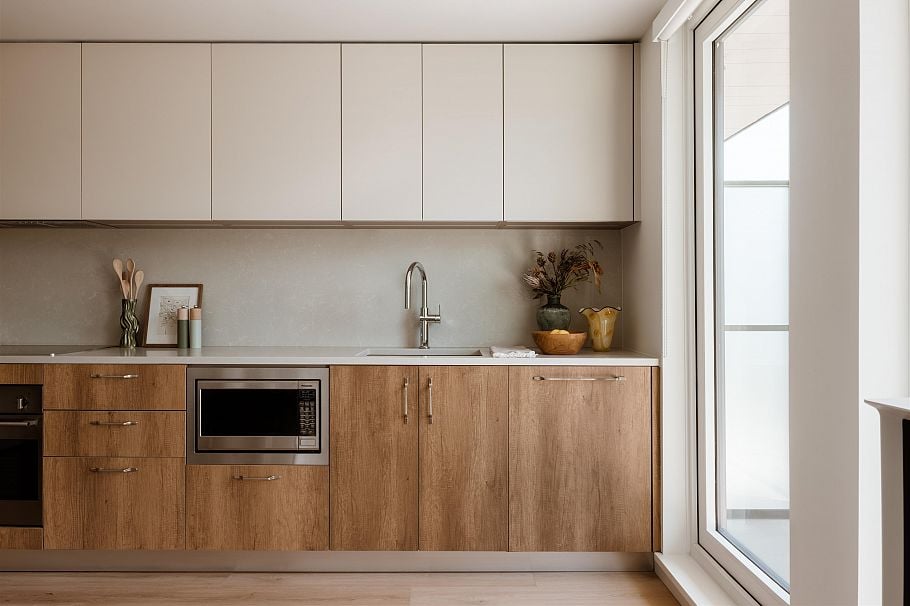 422 133 W 49th Avenue Vancouver, BC - 4