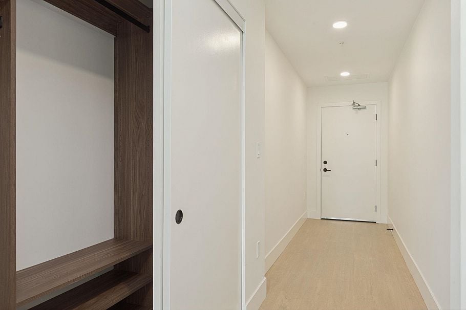 303 333 St. Davids Avenue North Vancouver, BC - 2