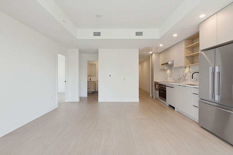303 333 St. Davids Avenue North Vancouver, BC - 1