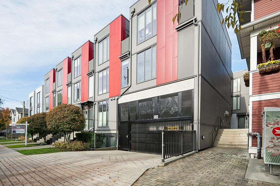 13 531 E 16th Avenue Vancouver, BC - 1