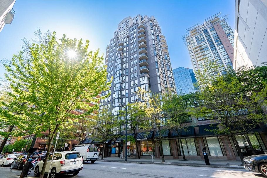 403 811 Helmcken Street Vancouver, BC - 33