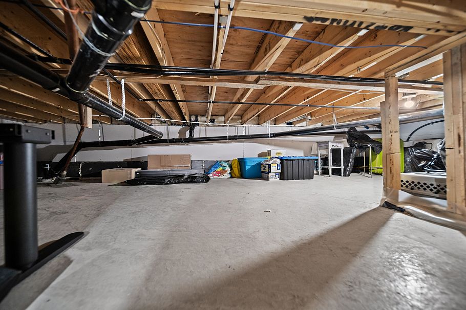 1131 E 23rd Avenue Vancouver, BC - 35