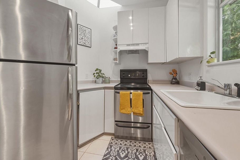 1239 E 22nd Avenue Vancouver, BC - 9