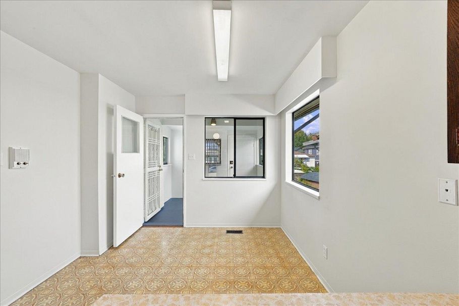 4371 Commercial Street Vancouver, BC - 15