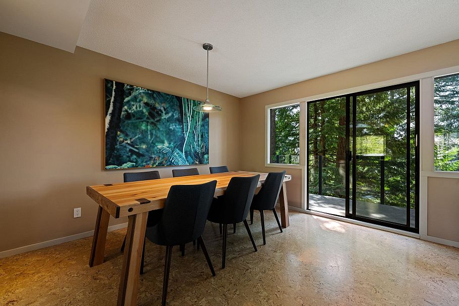 2344 Hyannis Drive North Vancouver, BC - 3