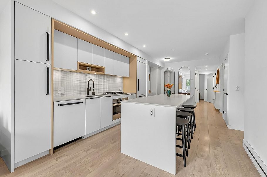 411 2520 Guelph Street Vancouver, BC - 8