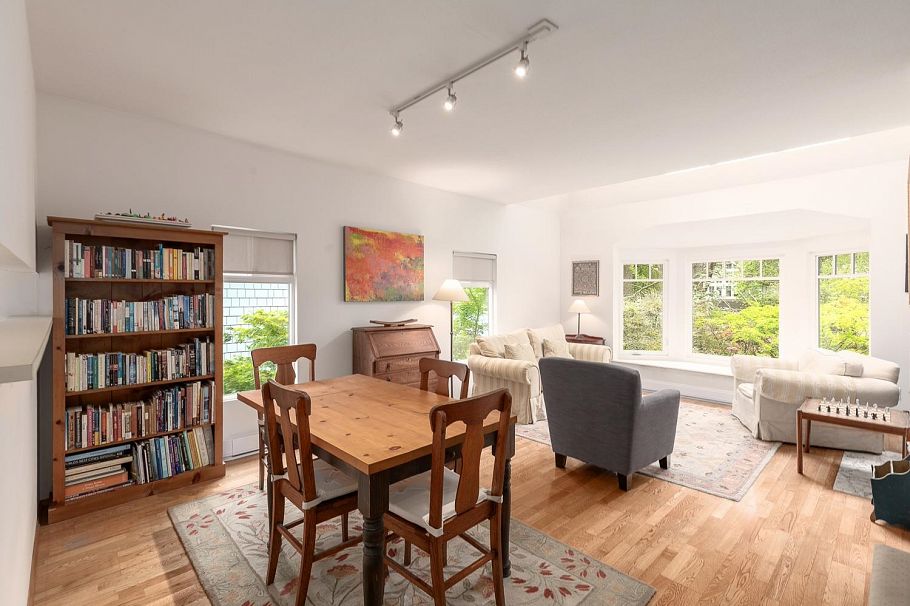 2546 W 2nd Avenue Vancouver, BC - 1