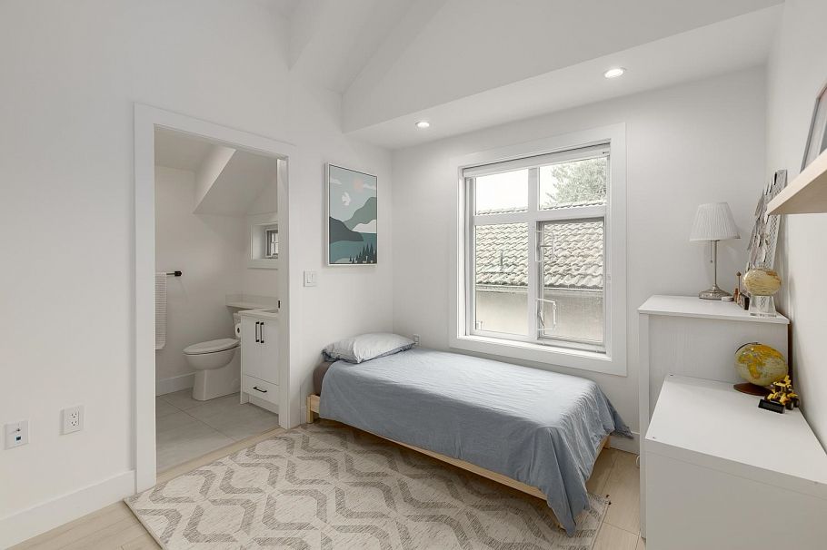 1727 E 22nd Avenue Vancouver, BC - 19