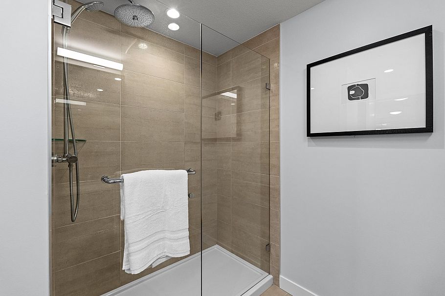 TH3 108 E 8th Street North Vancouver, BC - 17