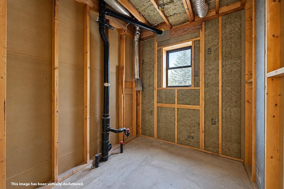 2344 Hyannis Drive North Vancouver, BC - 36