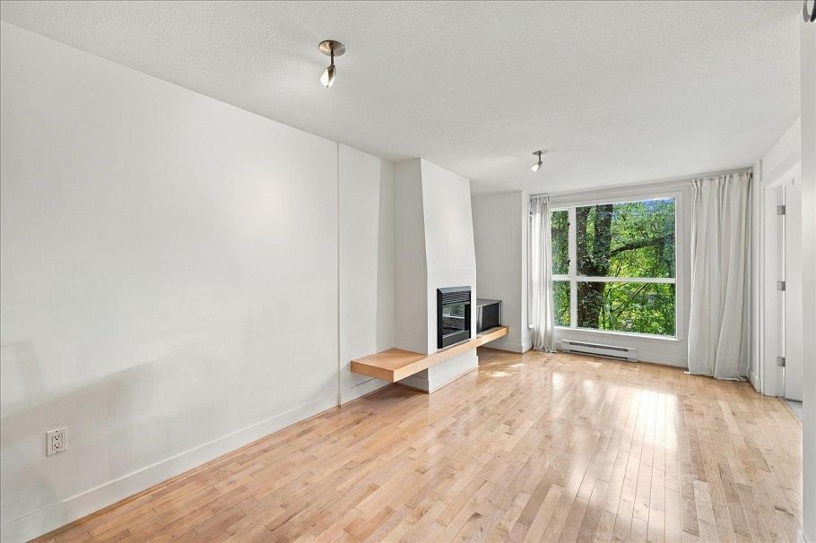 403 2137 W 10th Avenue Vancouver, BC - 4