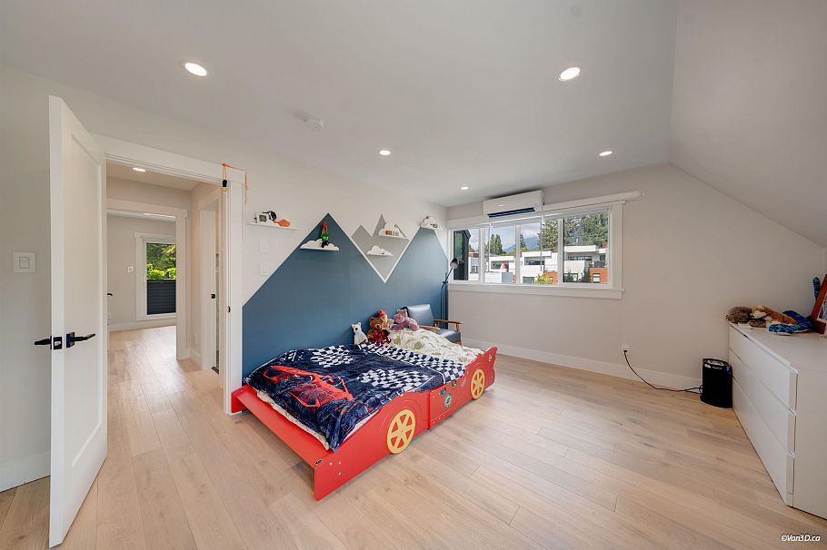 2022 Chesterfield Avenue North Vancouver, BC - 25